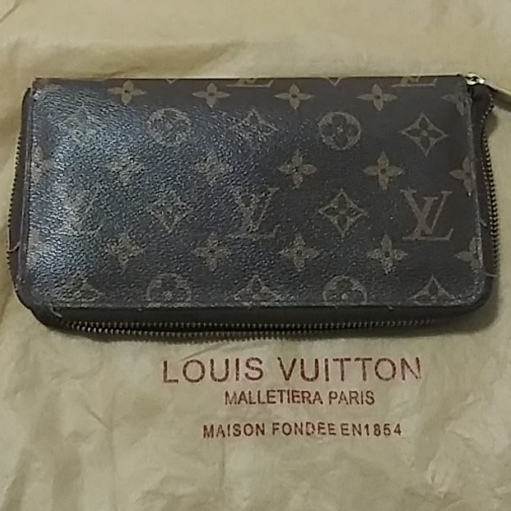 SOLD. 💕Authentic Louis Vuitton Monogram Zippy Wallet - Picture 4 of 16